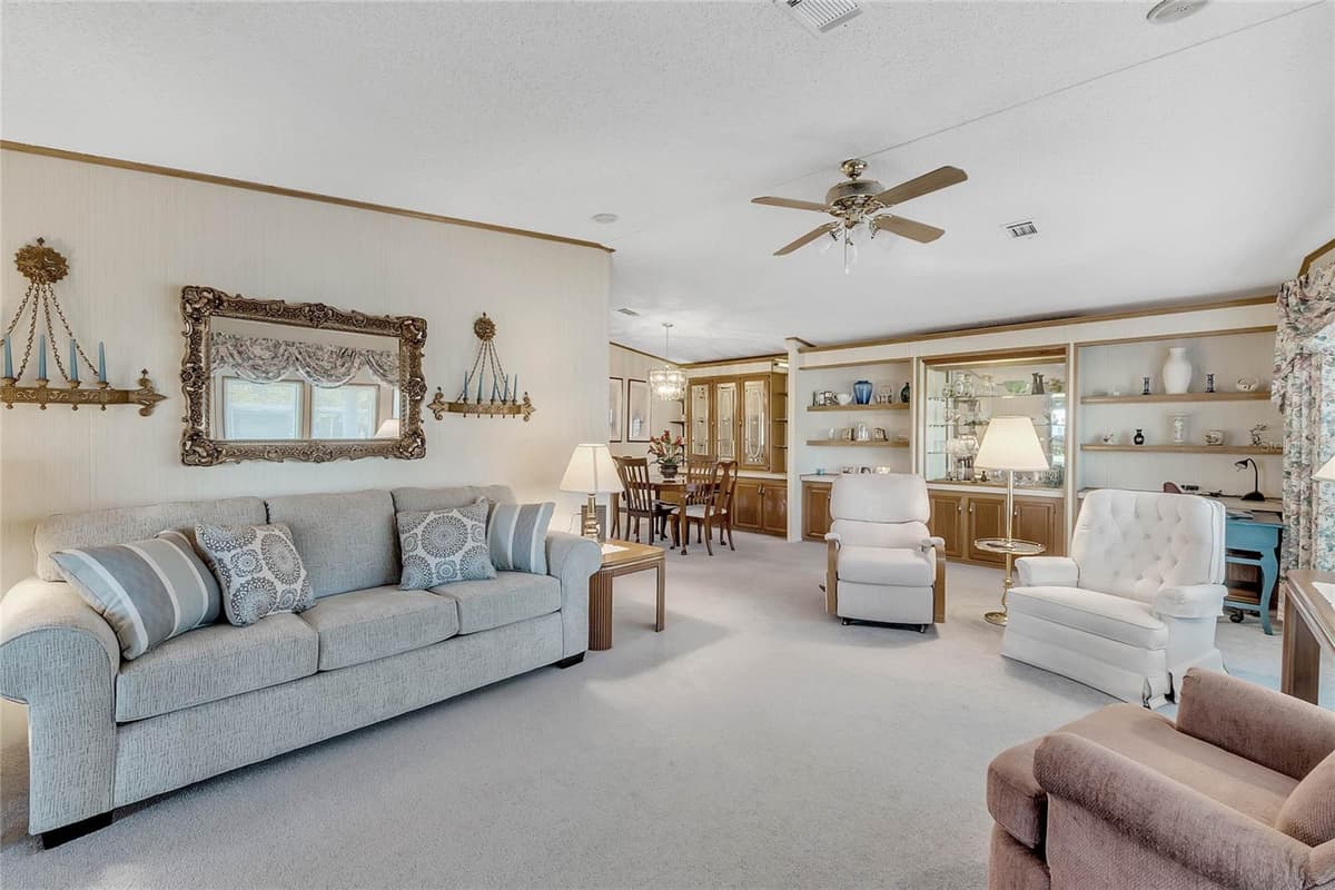 1690 NASSAU CIRCLE — photo 10 of 36