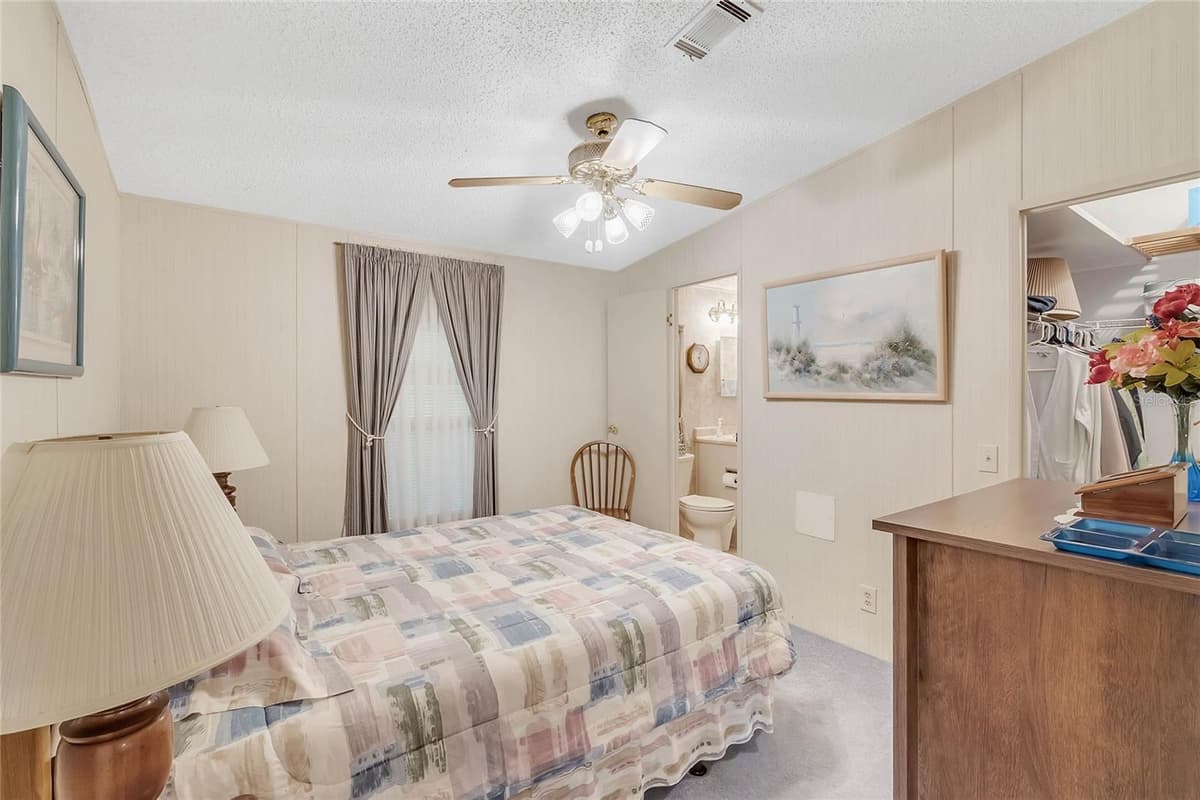 1690 NASSAU CIRCLE — photo 15 of 36