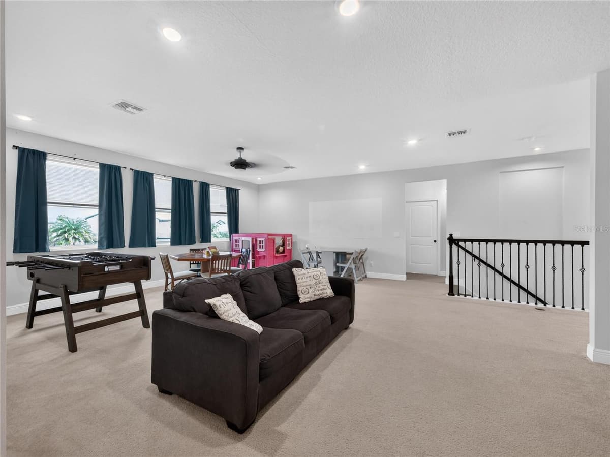 659 RED HAVEN LANE — photo 35 of 65