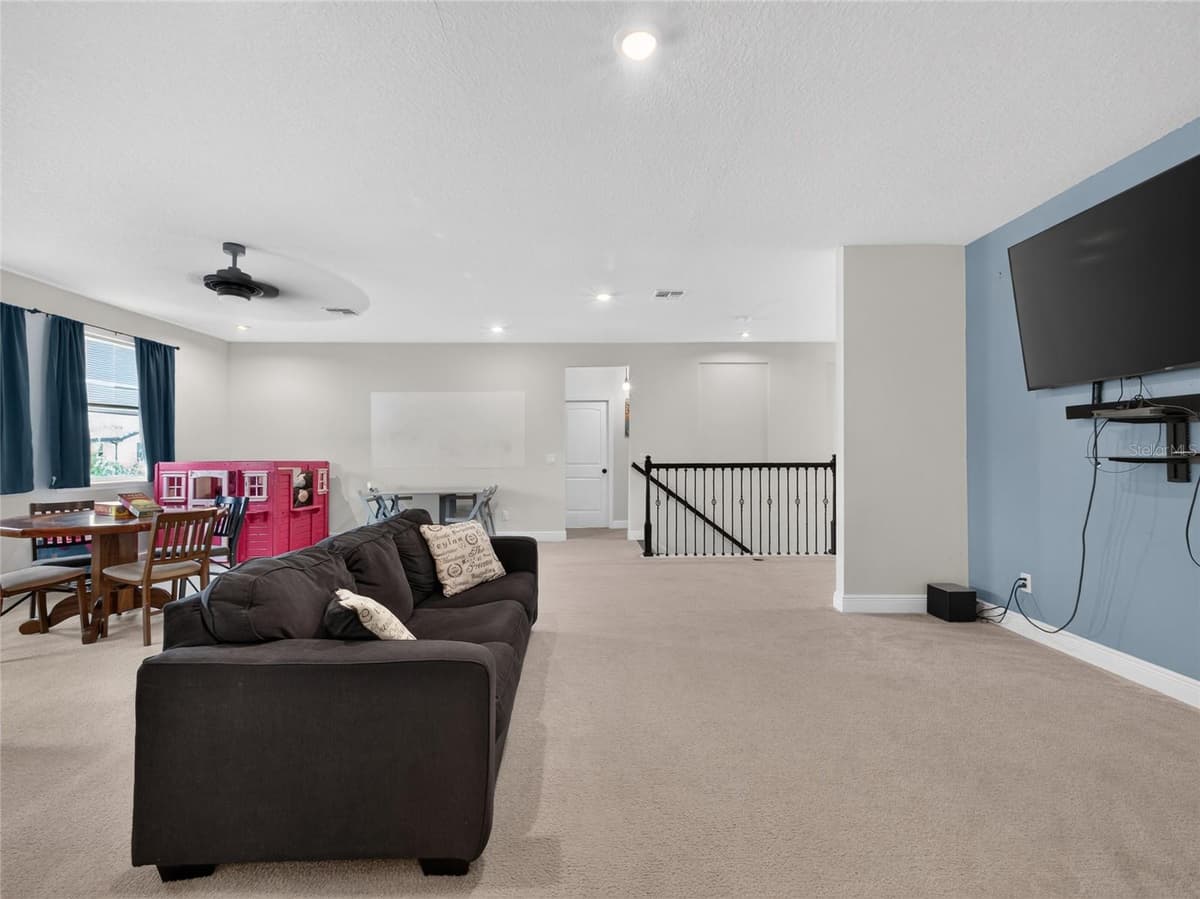 659 RED HAVEN LANE — photo 36 of 65