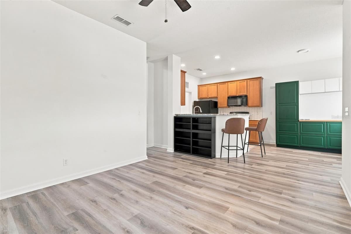 809 WYNBROOK LANE — photo 19 of 46