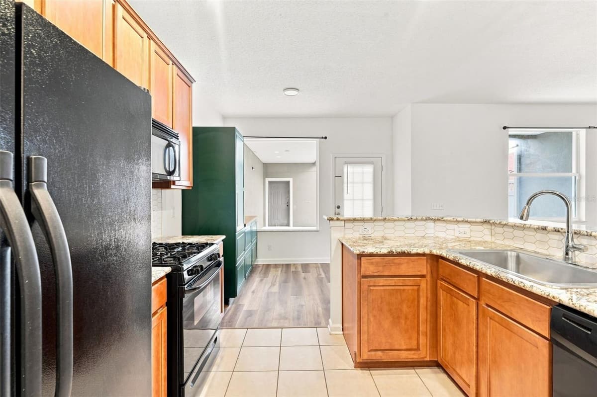 809 WYNBROOK LANE — photo 15 of 46