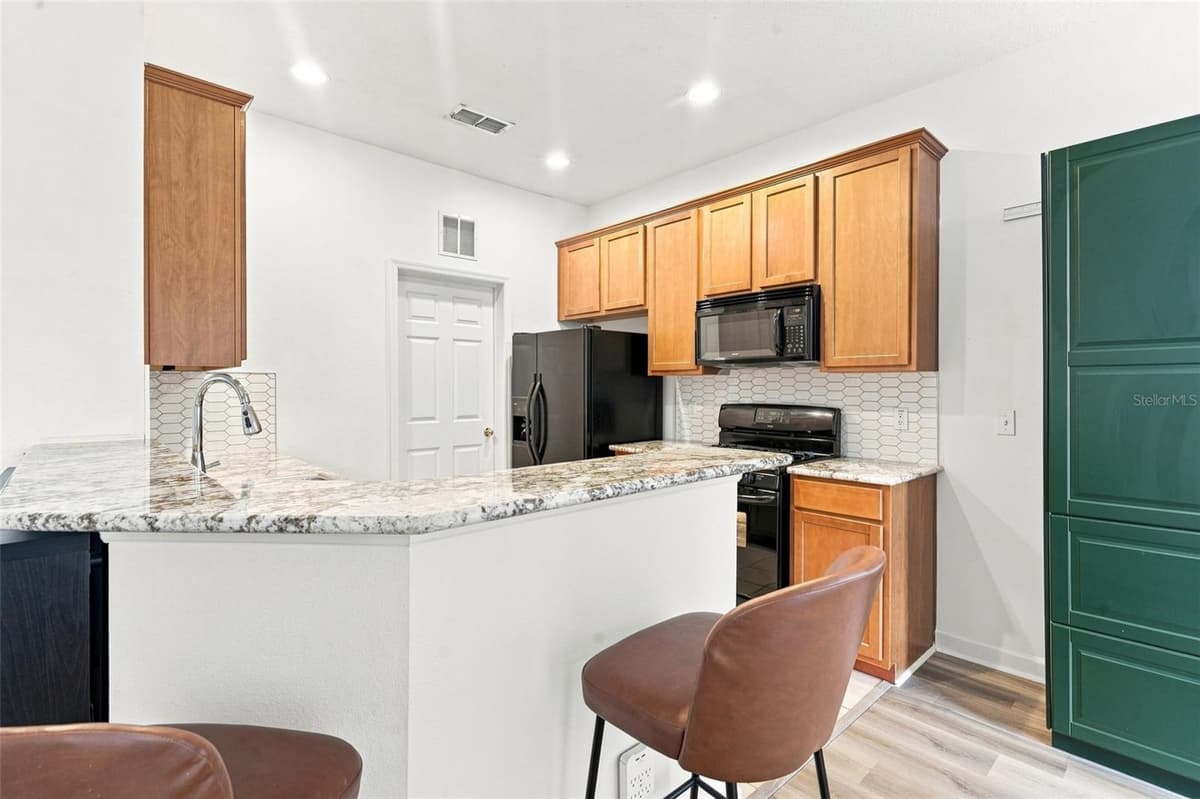 809 WYNBROOK LANE — photo 16 of 46
