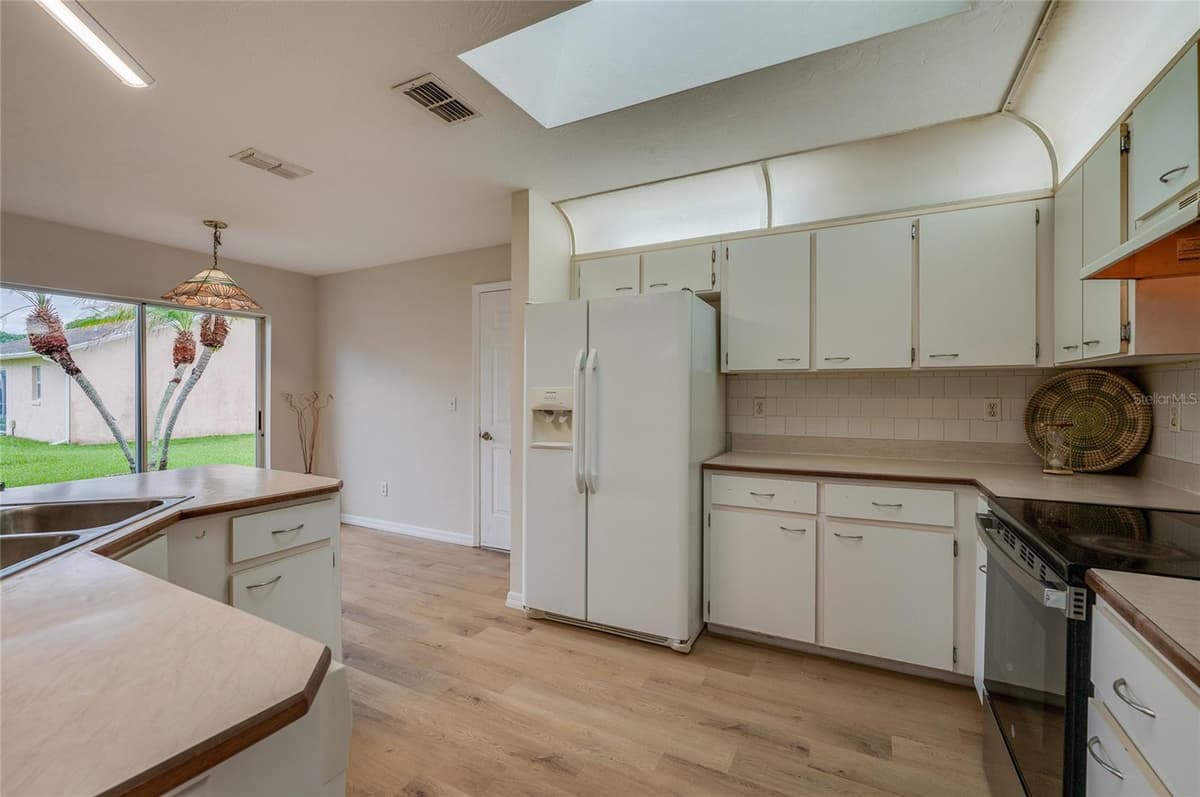 5450 LANDIS AVENUE — photo 15 of 35