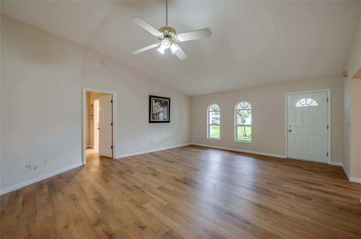 5450 LANDIS AVENUE — photo 5 of 35