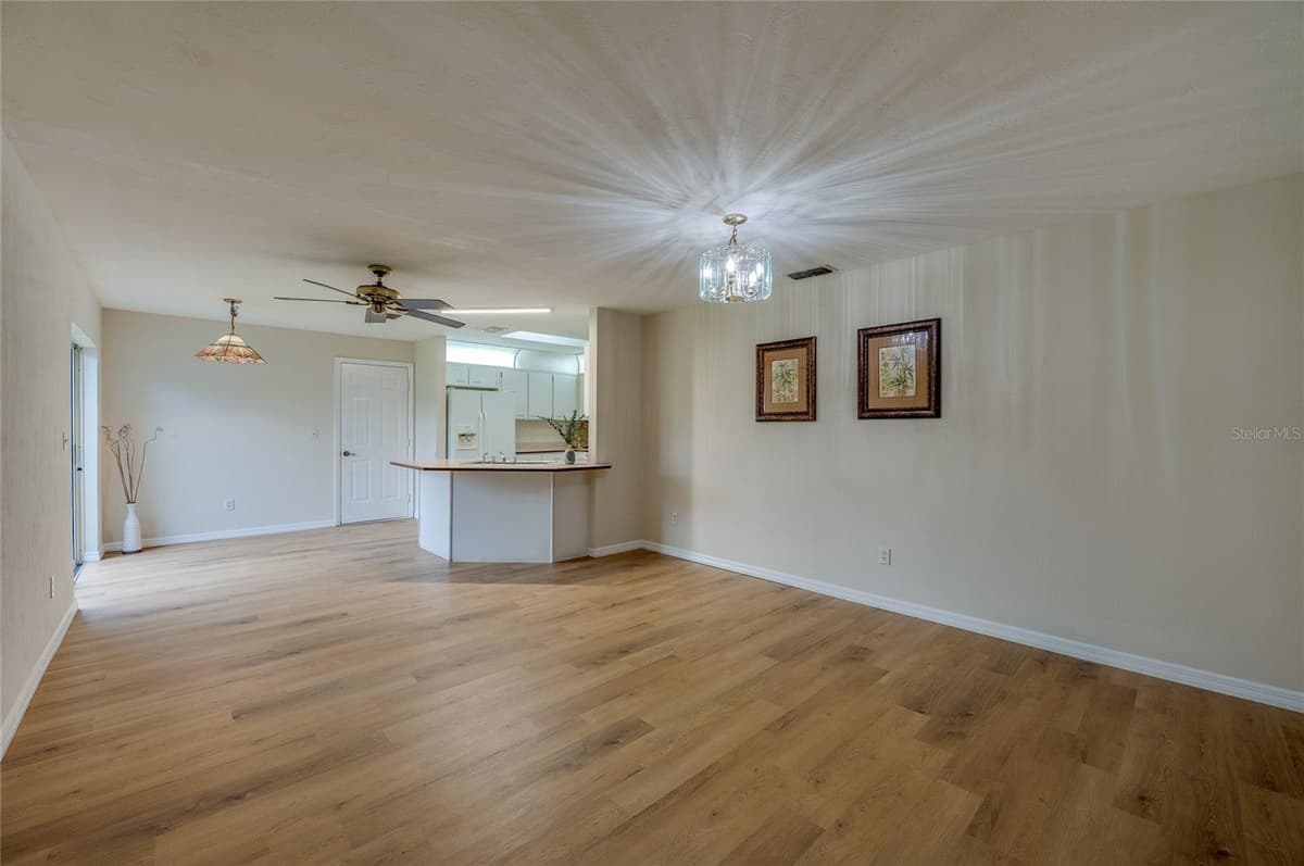 5450 LANDIS AVENUE — photo 10 of 35