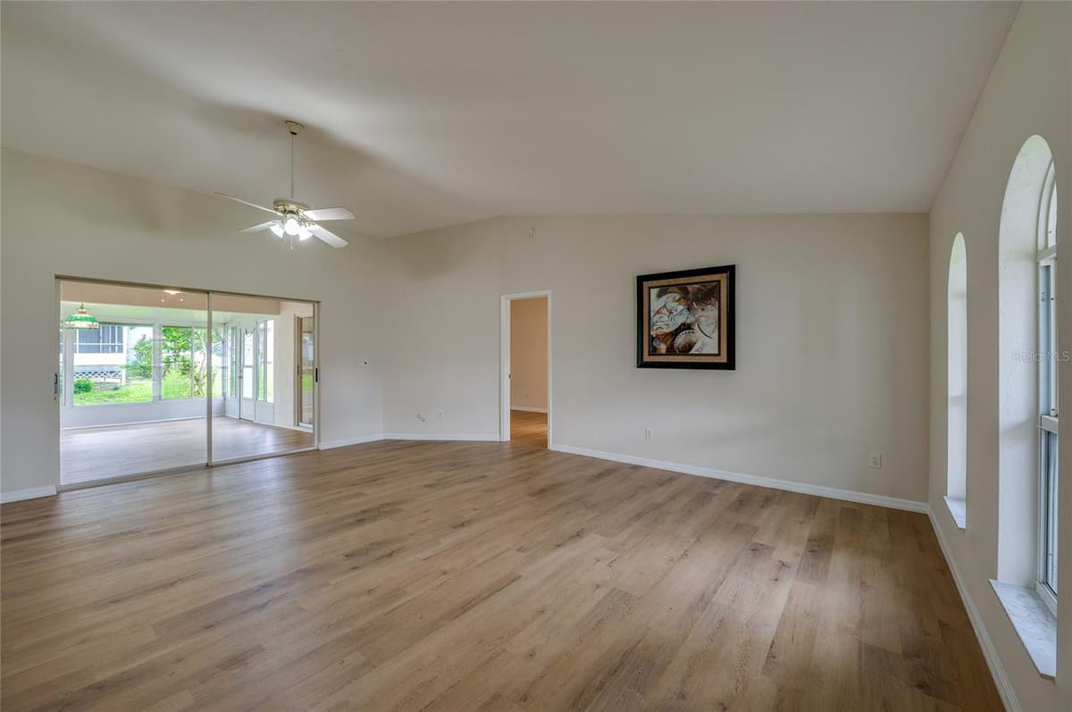 5450 LANDIS AVENUE — photo 4 of 35