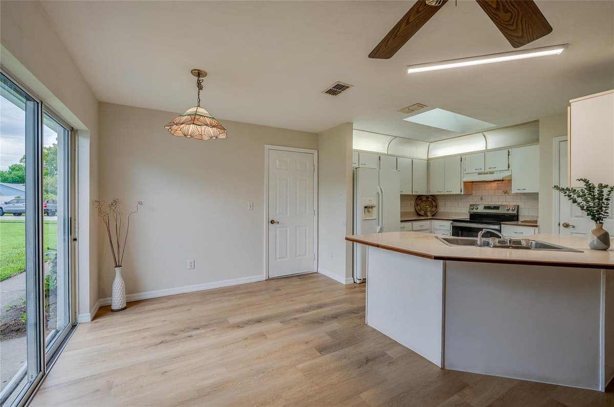 5450 LANDIS AVENUE — photo 13 of 35