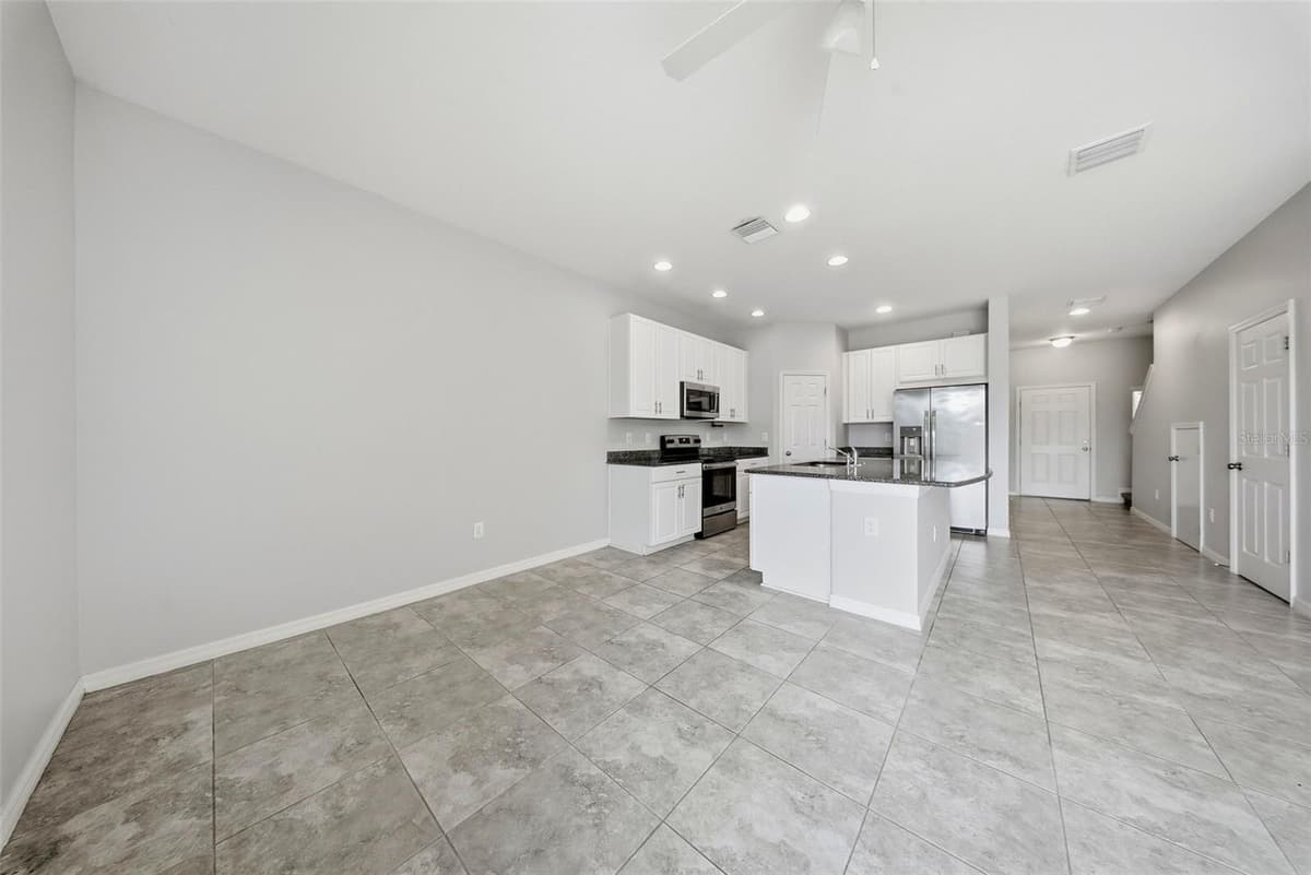 7910 EVERGREEN CREEK COURT — photo 8 of 35