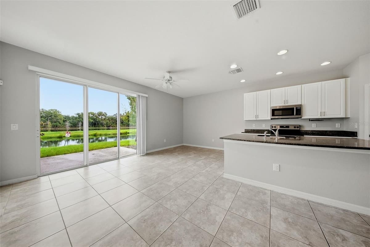 7910 EVERGREEN CREEK COURT — photo 6 of 35