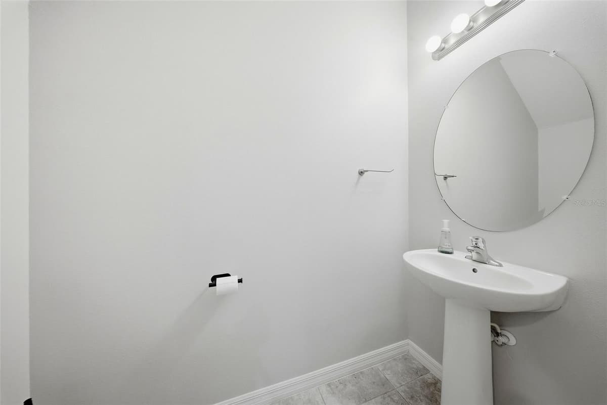 7910 EVERGREEN CREEK COURT — photo 12 of 35