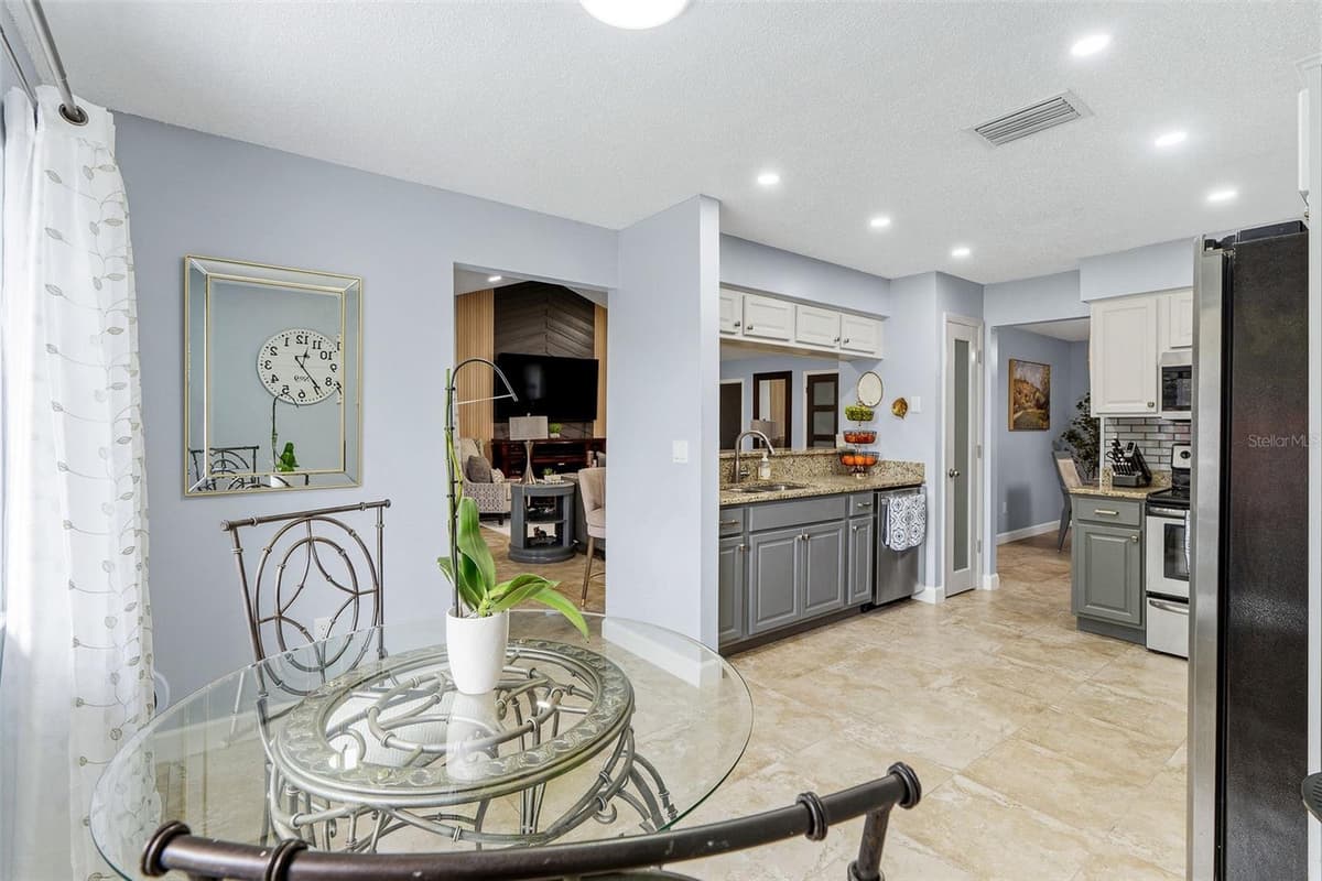 15747 SCRIMSHAW DRIVE — photo 15 of 38