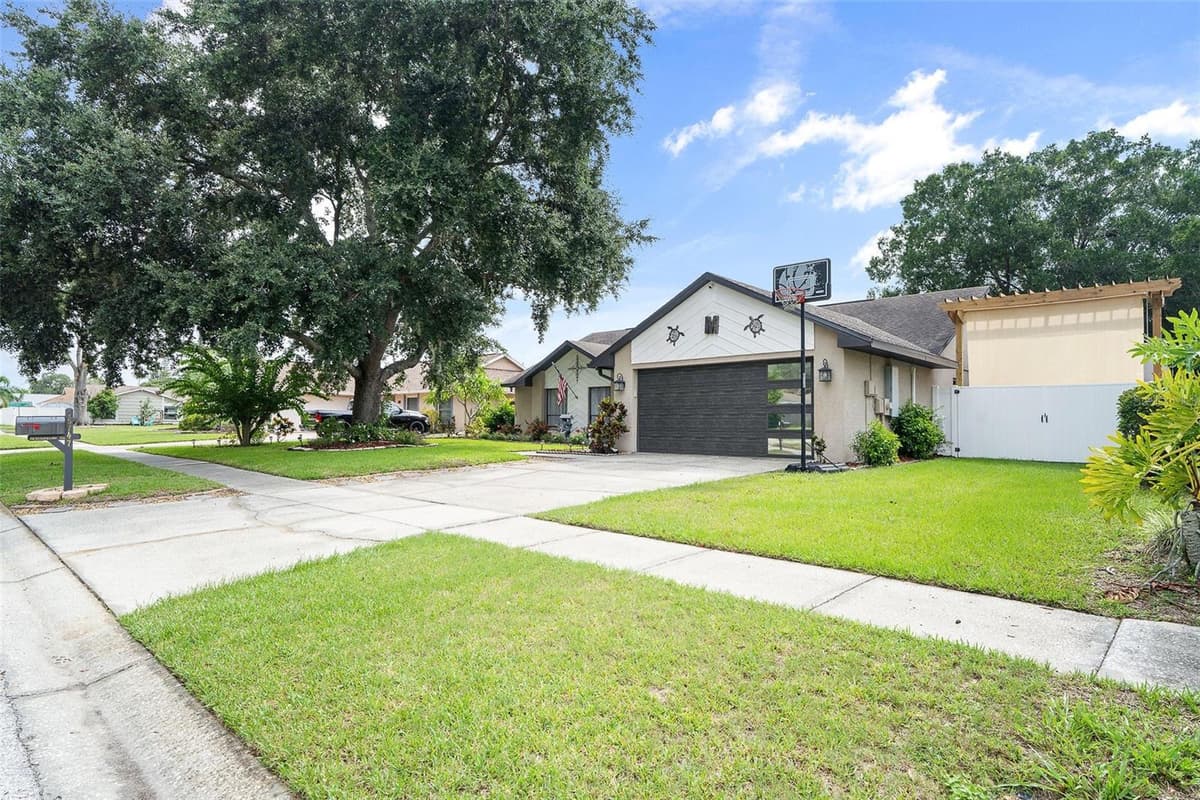 15747 SCRIMSHAW DRIVE — photo 32 of 38