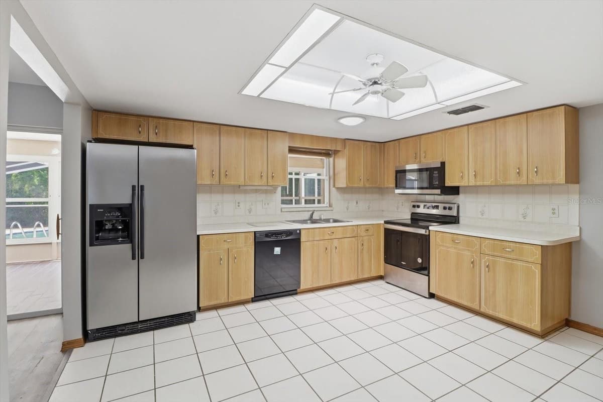 4179 WINDING OAKS DRIVE — photo 15 of 45