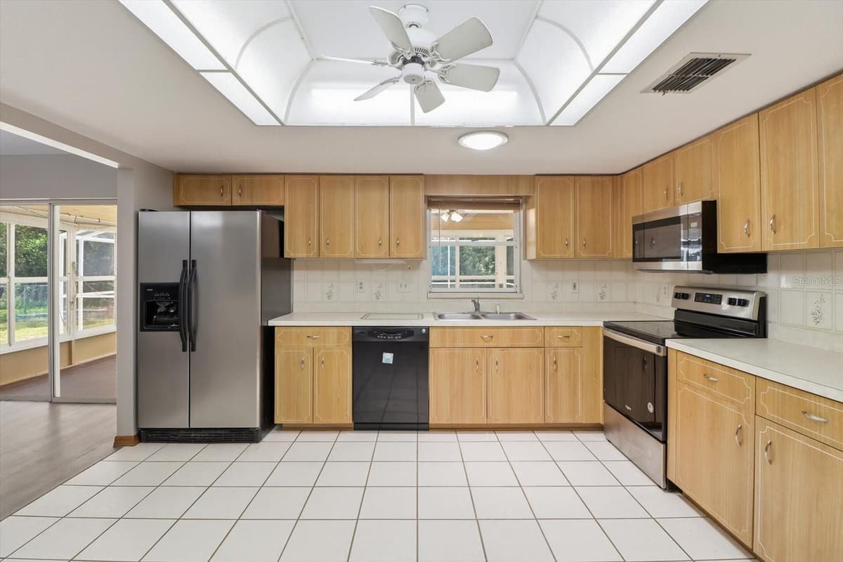 4179 WINDING OAKS DRIVE — photo 16 of 45
