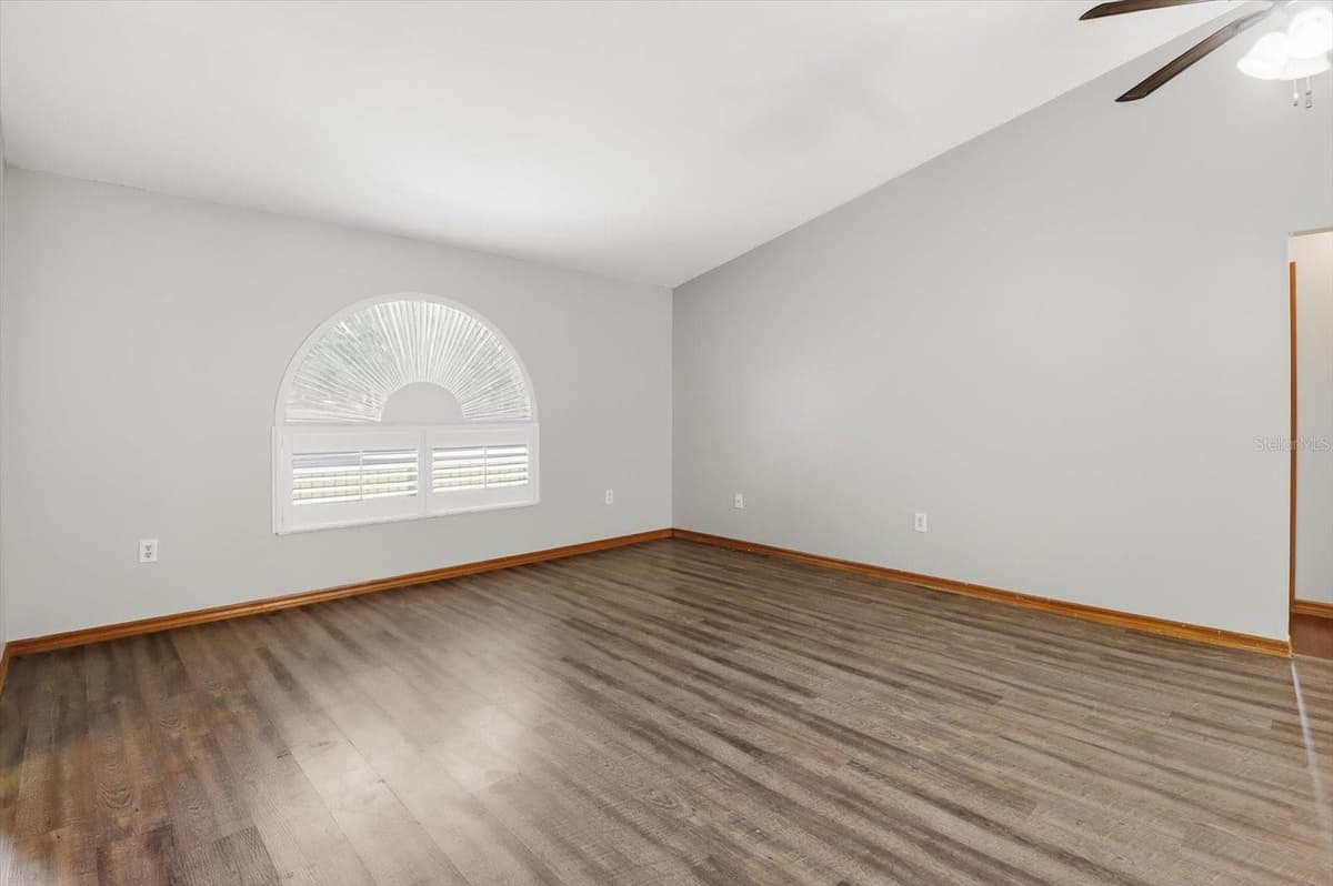 4179 WINDING OAKS DRIVE — photo 11 of 45