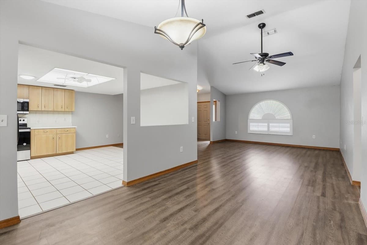4179 WINDING OAKS DRIVE — photo 10 of 45