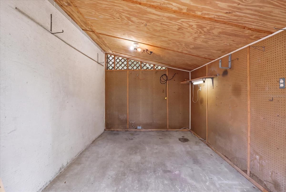 4179 WINDING OAKS DRIVE — photo 38 of 45
