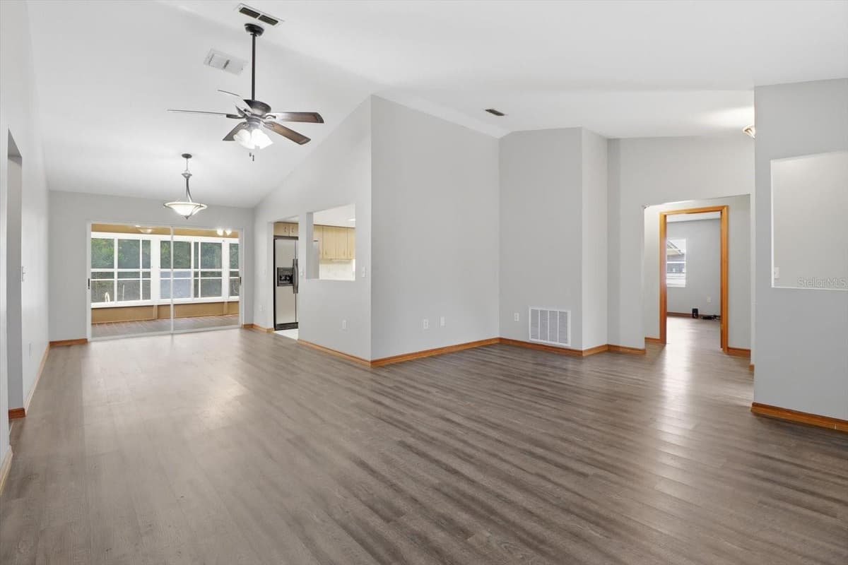 4179 WINDING OAKS DRIVE — photo 12 of 45