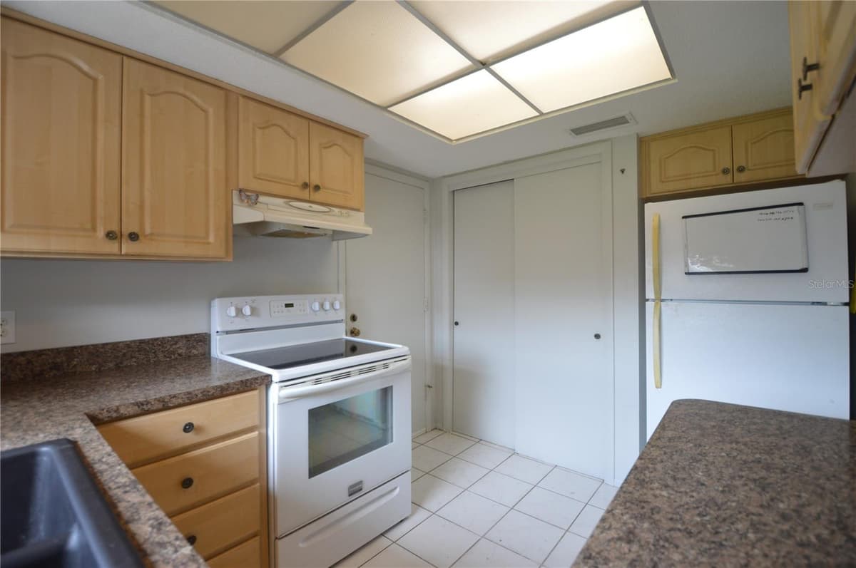 935 KIMBALL ROAD — photo 8 of 25
