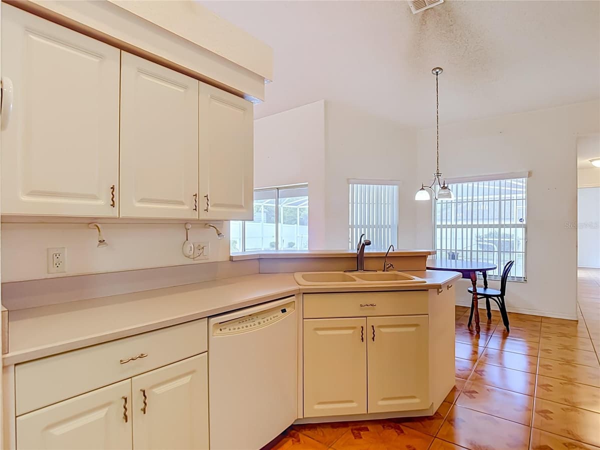 9590 ELGIN BOULEVARD — photo 17 of 71