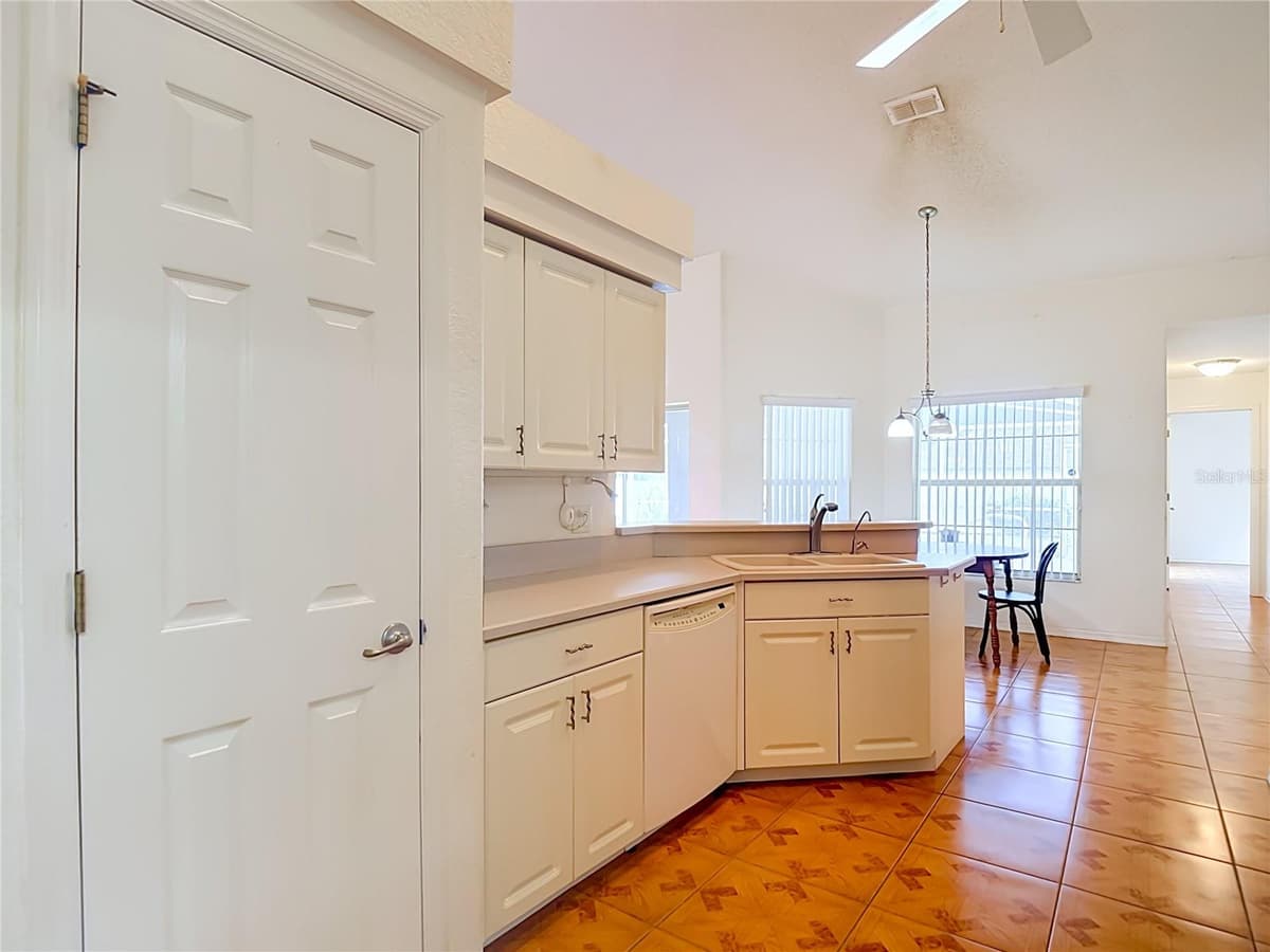 9590 ELGIN BOULEVARD — photo 16 of 71