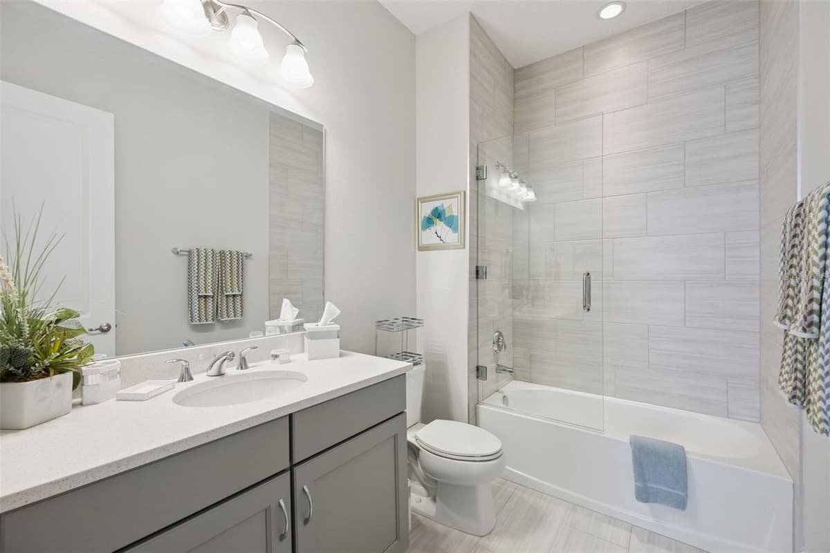 15421 PENDIO DRIVE — photo 34 of 60
