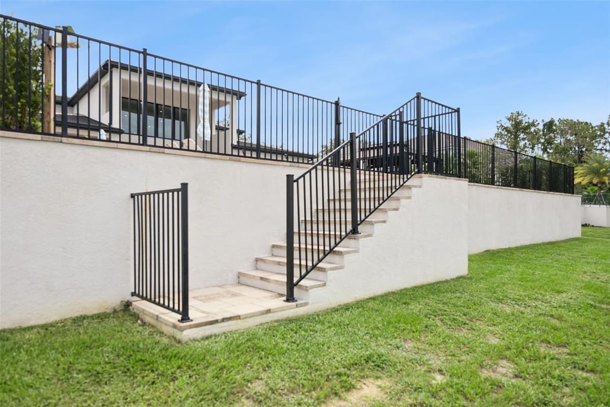 15421 PENDIO DRIVE — photo 47 of 60