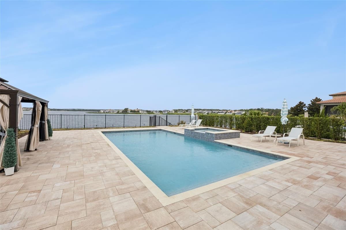 15421 PENDIO DRIVE — photo 41 of 60