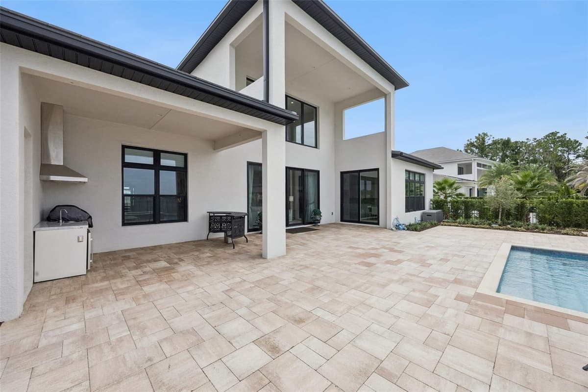 15421 PENDIO DRIVE — photo 44 of 60