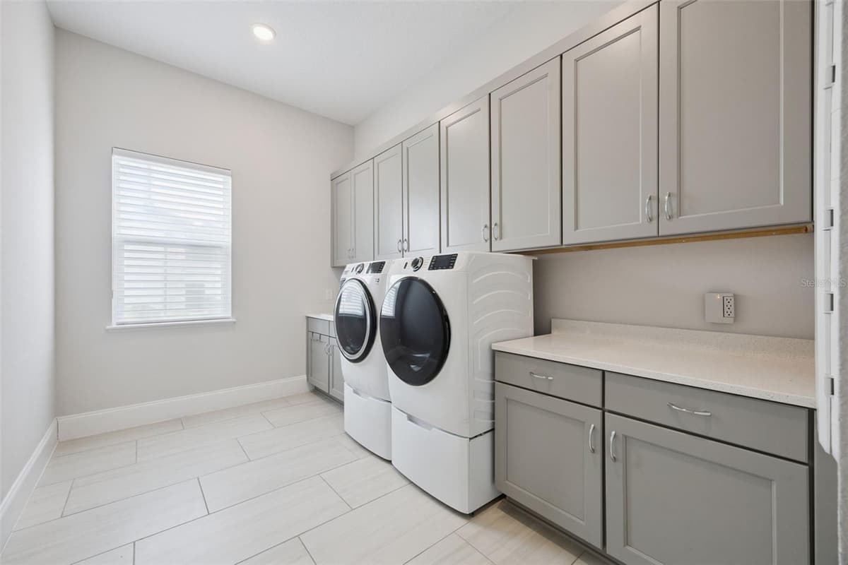 15421 PENDIO DRIVE — photo 38 of 60