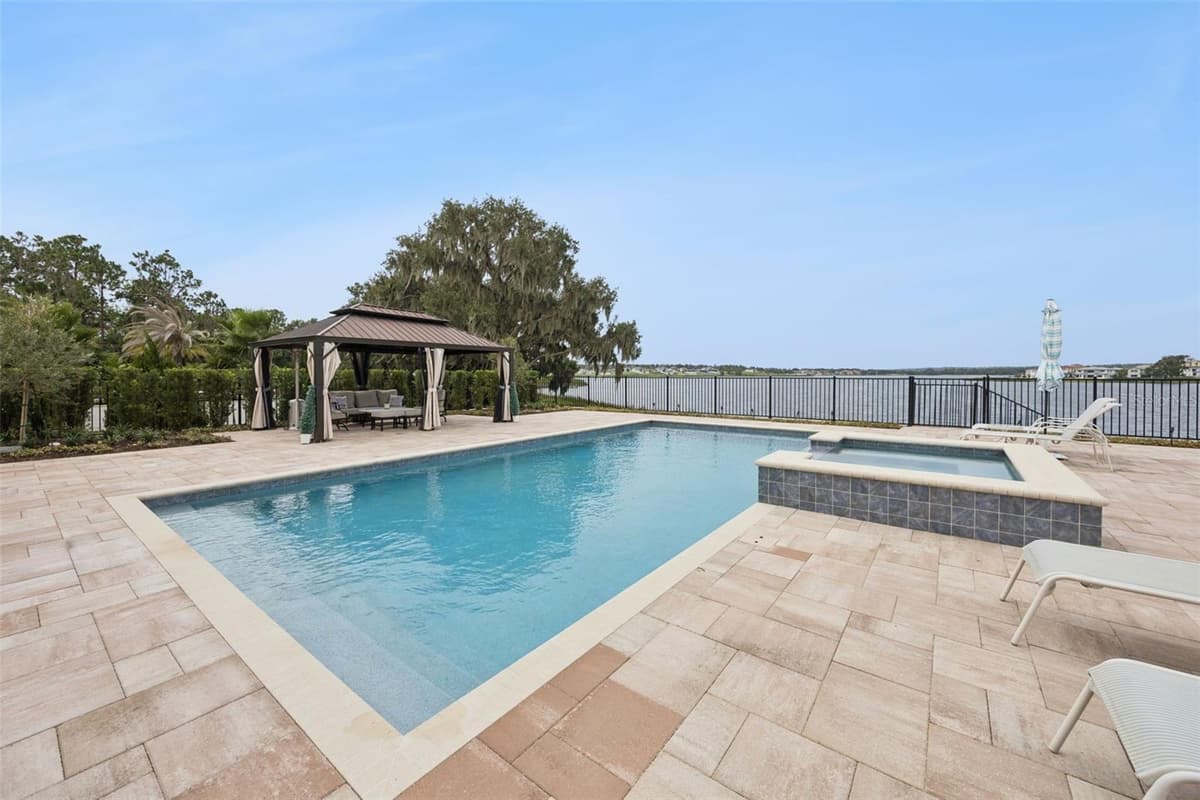 15421 PENDIO DRIVE — photo 40 of 60