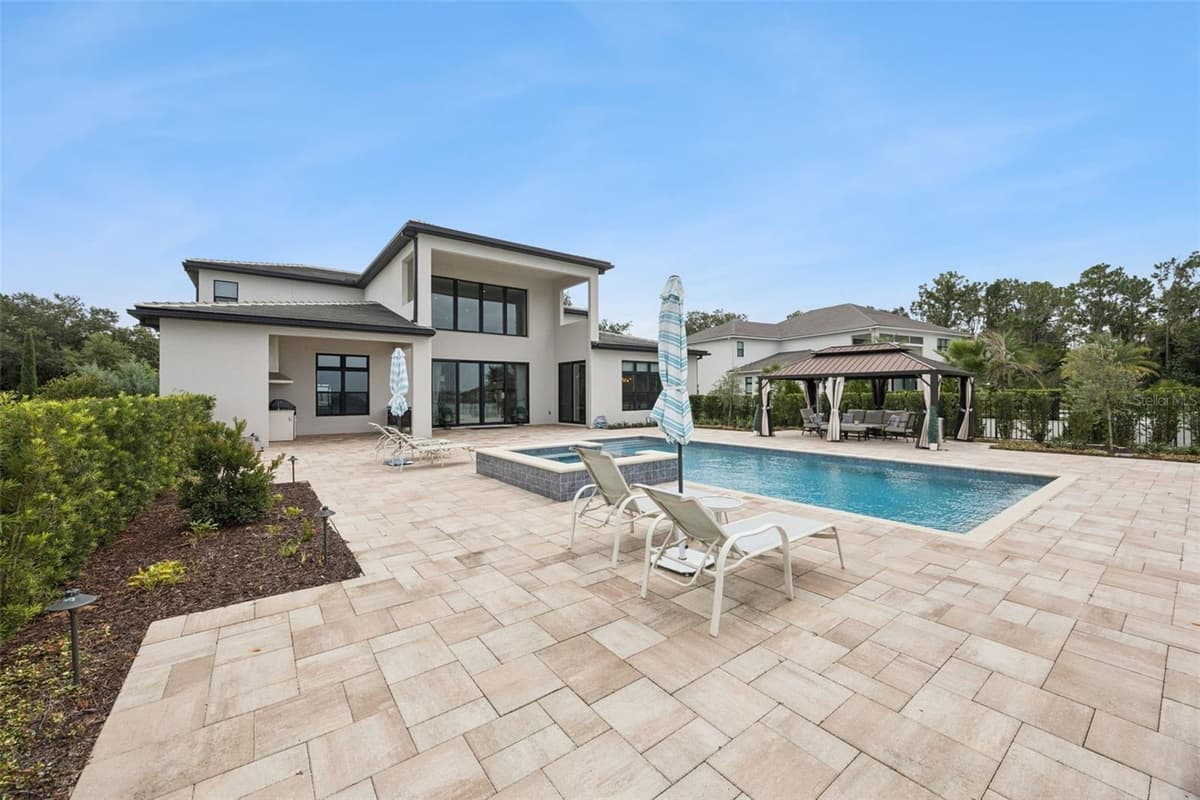15421 PENDIO DRIVE — photo 46 of 60