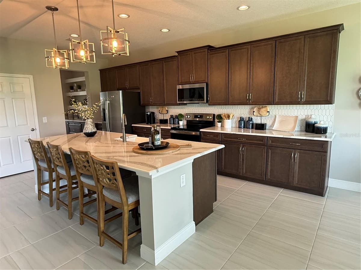 7504 CATANIA LOOP — photo 7 of 21