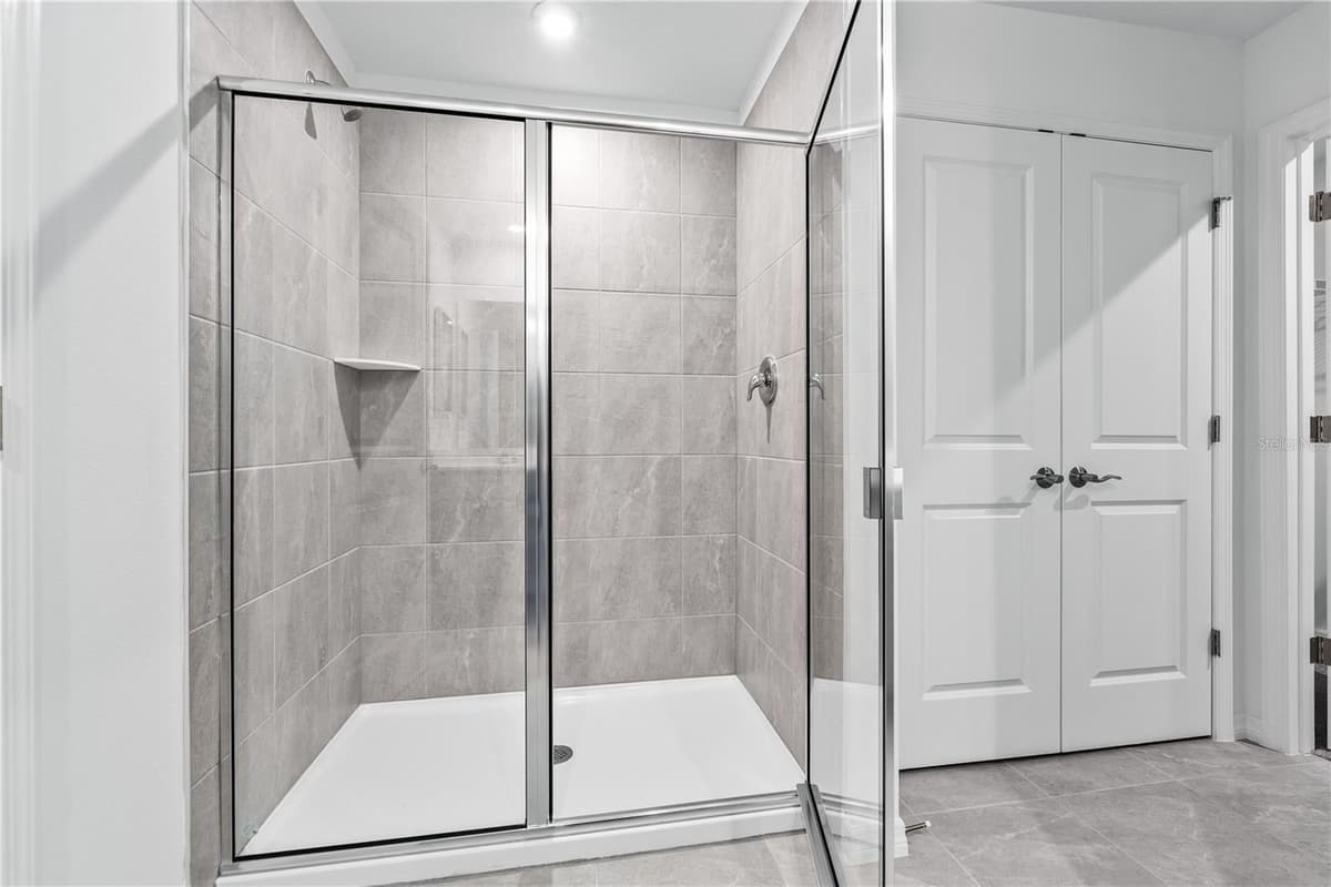 806 CASTLEFORD AVENUE — photo 40 of 49