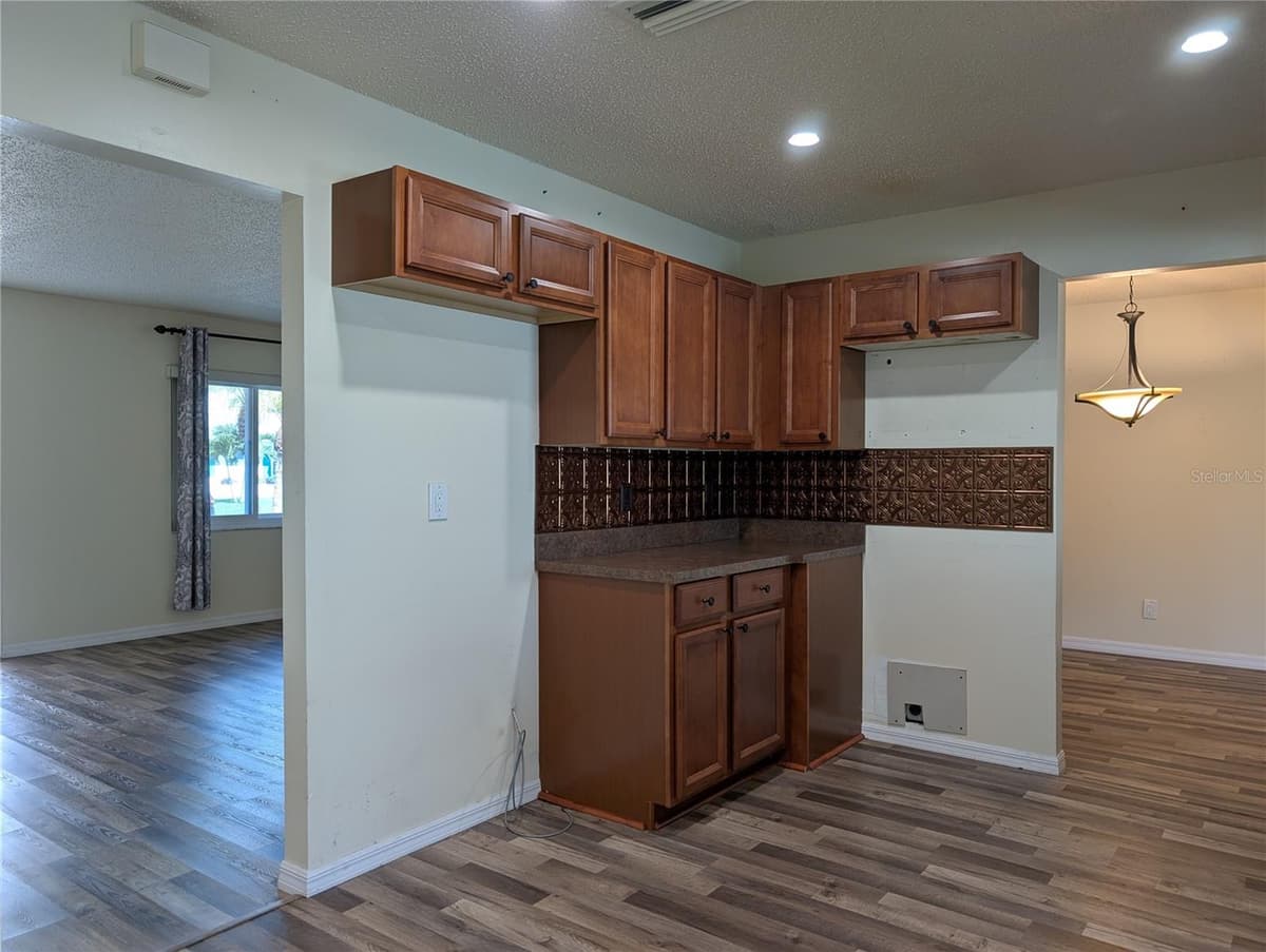 10188 45TH STREET — photo 6 of 60