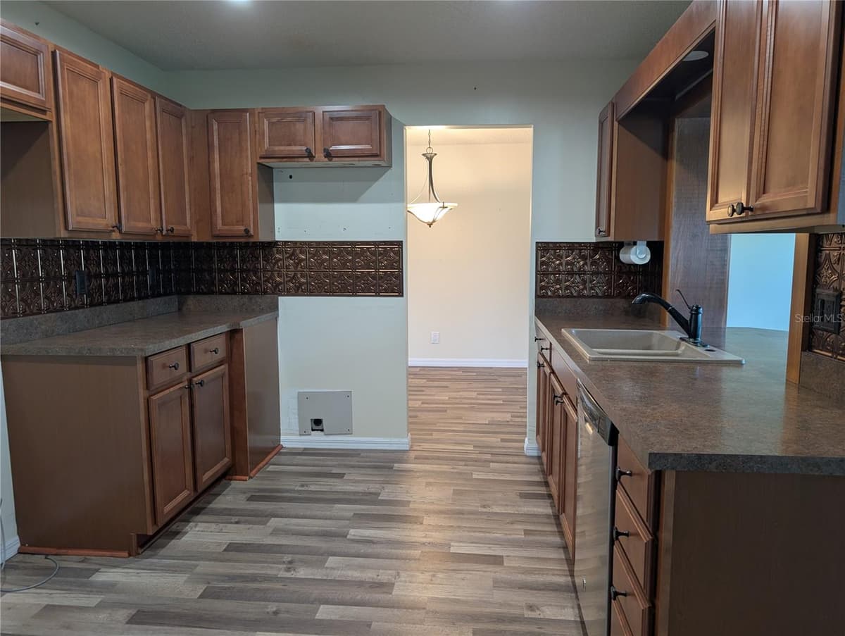 10188 45TH STREET — photo 8 of 60