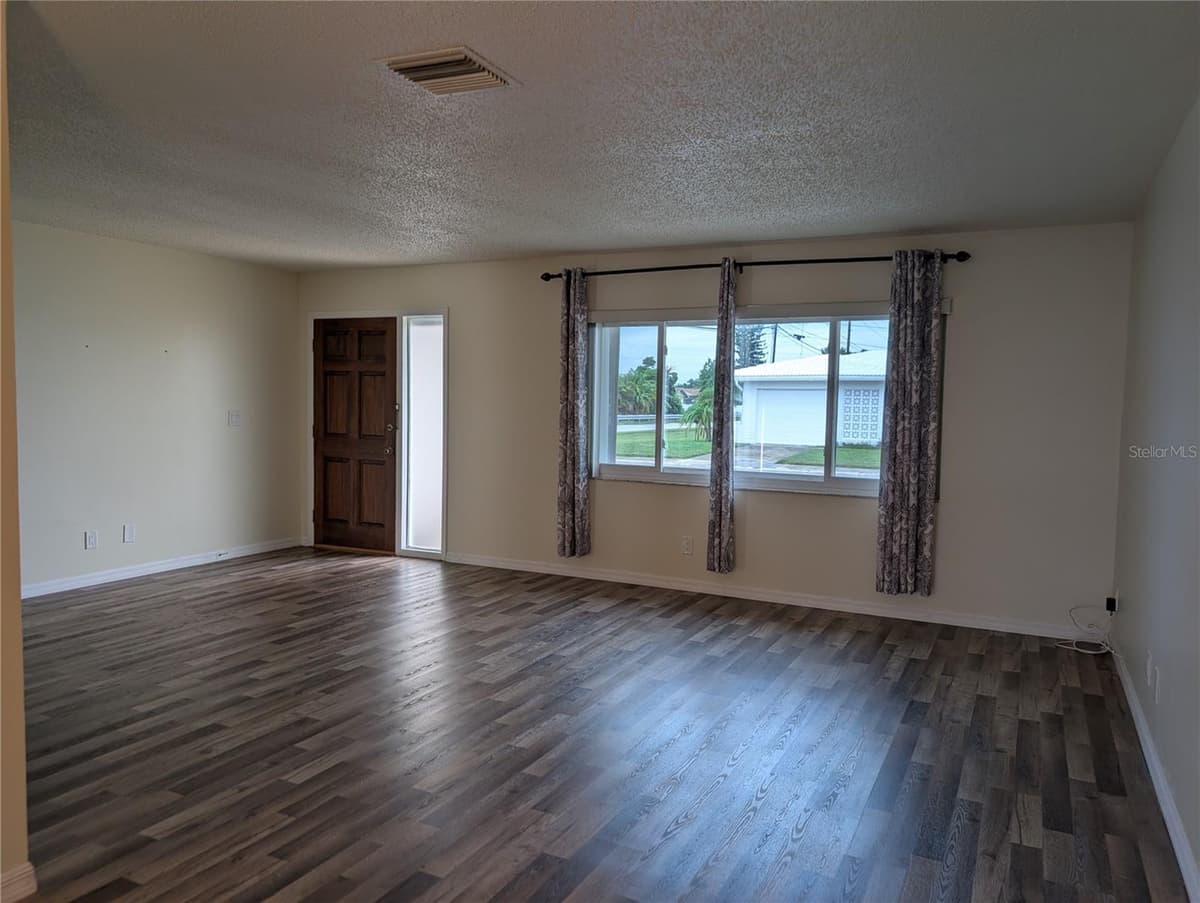 10188 45TH STREET — photo 4 of 60
