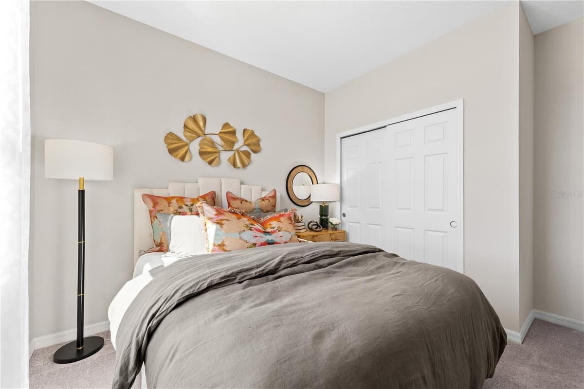 6751 WINTERBERRY DRIVE — photo 8 of 36