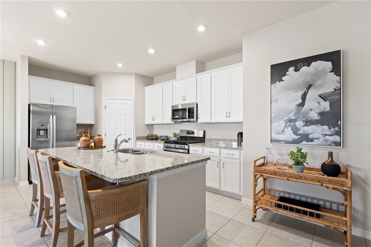 6751 WINTERBERRY DRIVE — photo 11 of 36
