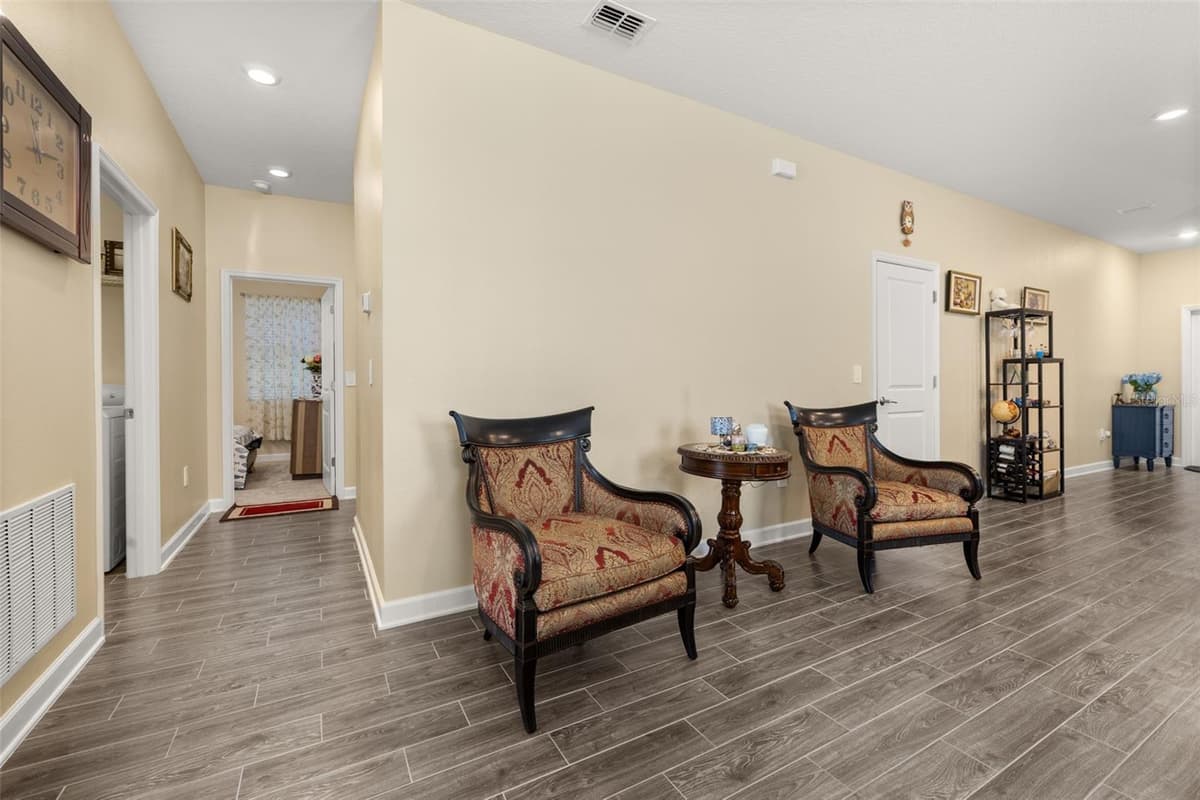 1739 GOOD NEIGHBOR LOOP — photo 13 of 40