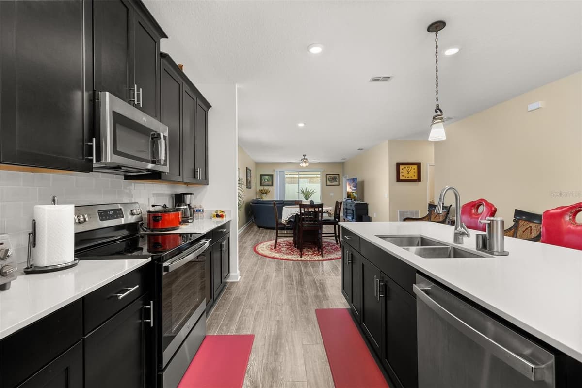 1739 GOOD NEIGHBOR LOOP — photo 12 of 40