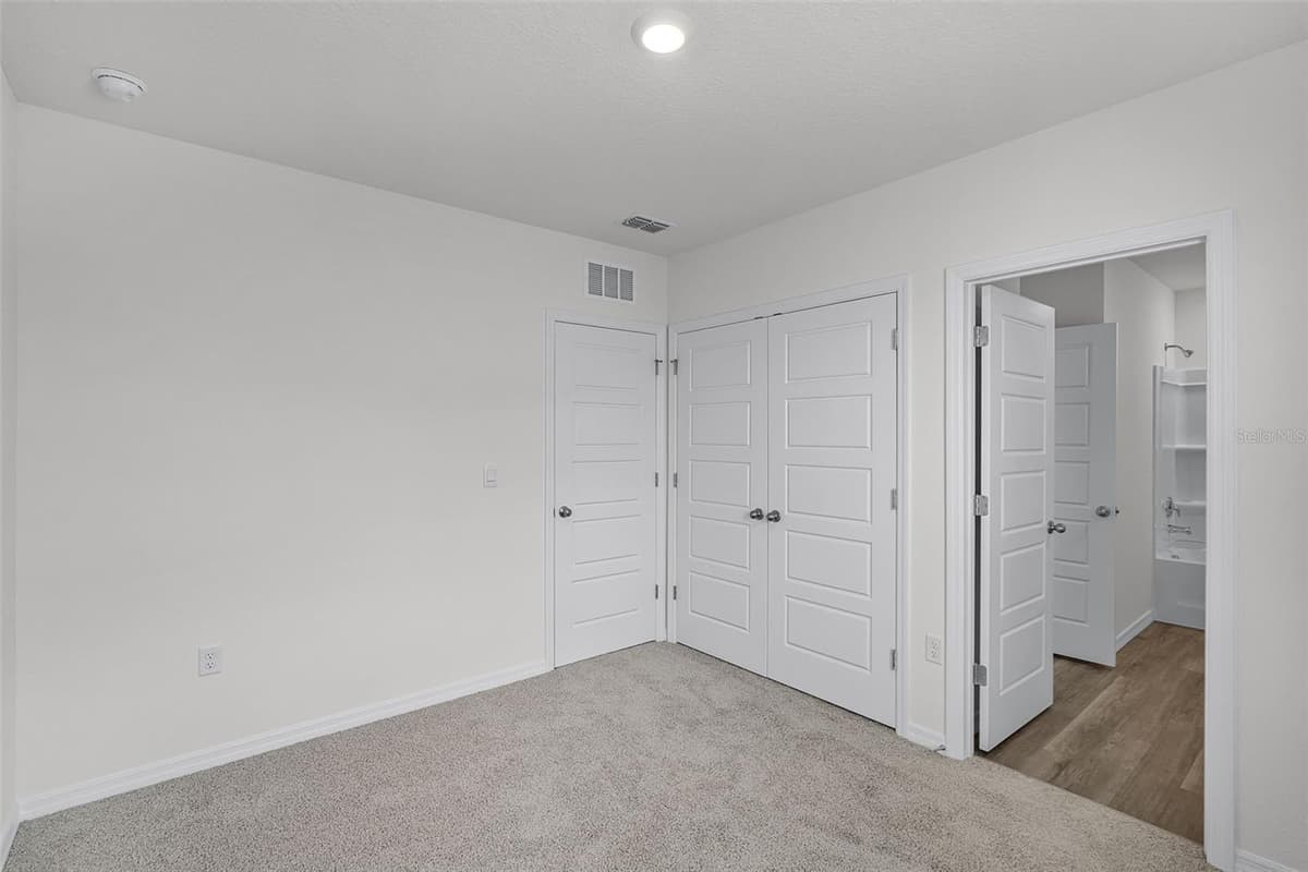 2582 OLYMPIC COURT — photo 23 of 32