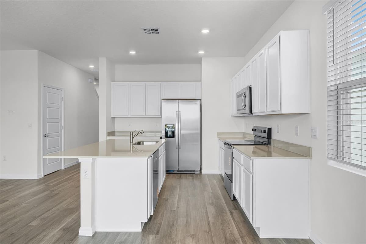 2582 OLYMPIC COURT — photo 11 of 32