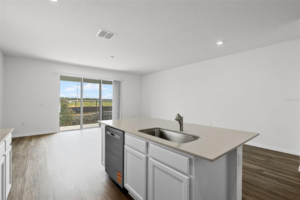 2582 OLYMPIC COURT — photo 14 of 32