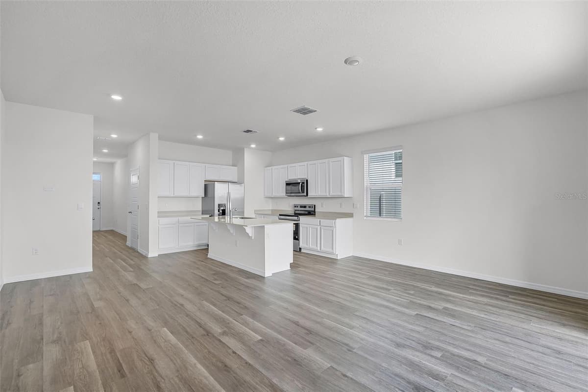 2582 OLYMPIC COURT — photo 9 of 32