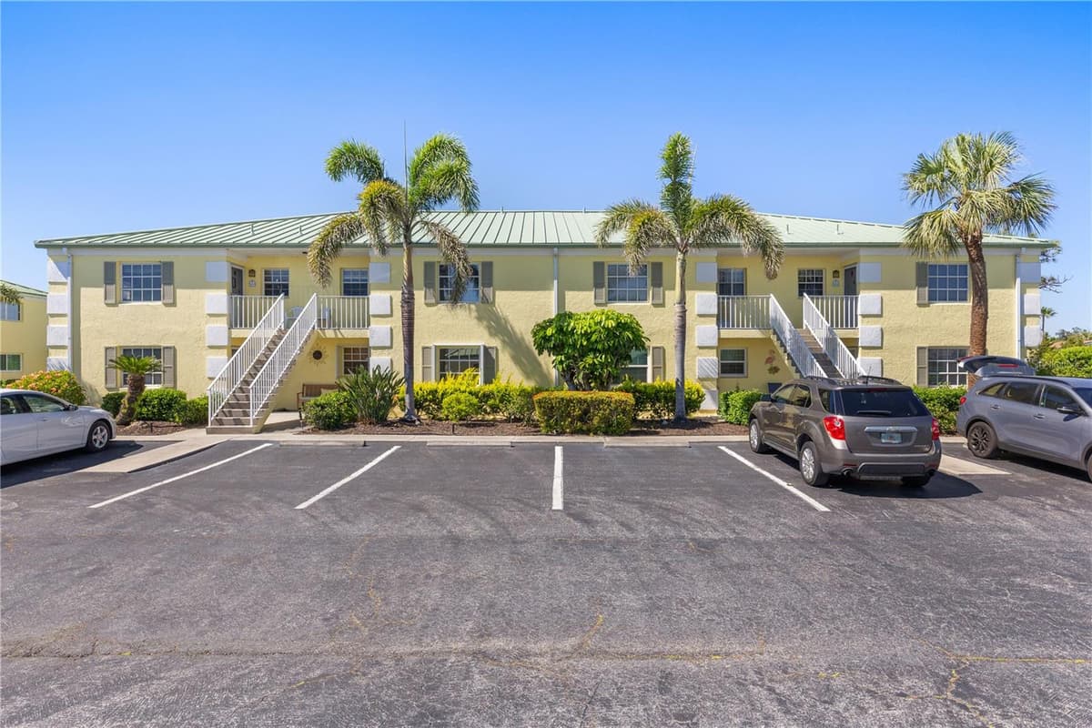 942 CAPRI ISLES BOULEVARD — photo 27 of 39