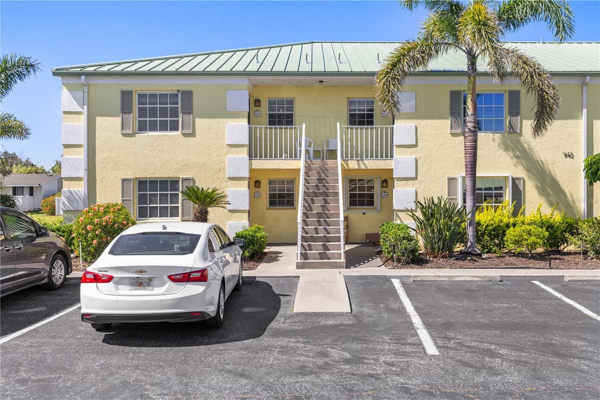 942 CAPRI ISLES BOULEVARD — photo 28 of 39