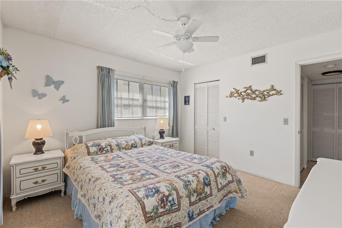 942 CAPRI ISLES BOULEVARD — photo 24 of 39