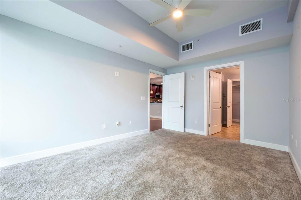 101 EOLA DRIVE — photo 11 of 30